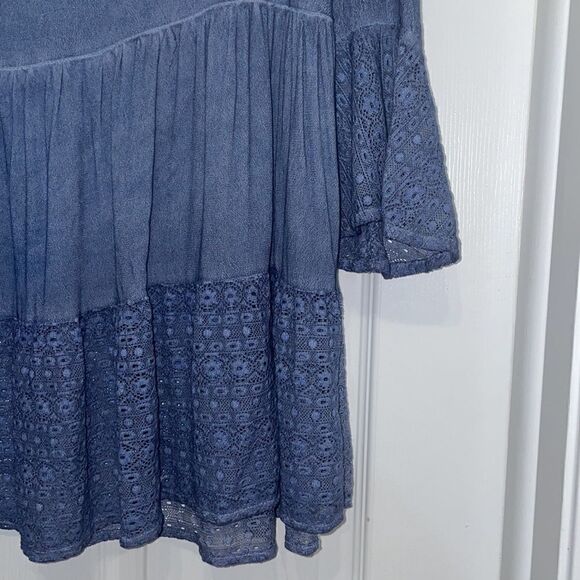 ✨Crescent Dusty Blue 3/4 Sleeve Ruffle Top, NWT - Picture 4 of 8